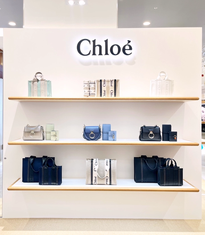 素敵な 美品 chloe ロゴ入りトレーナー クロエ 阪急百貨店にて購入